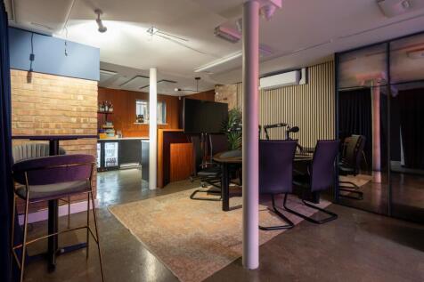 MC4381-0221-HR.jpg