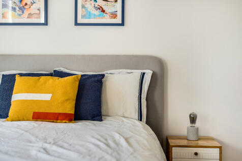 1373407-11-690098...