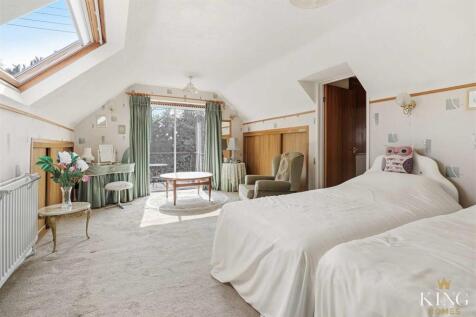 Bedroom 2 with Balcony