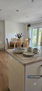 New Road, High Wycombe, HP12 photo 5
