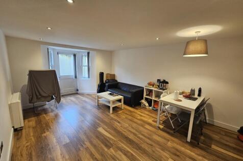 Flat 1, 56 Russell Terrace, Leamington Spa photo 4