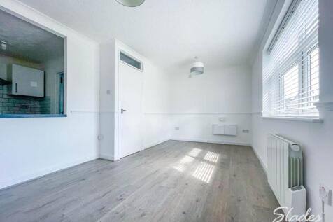 2 Gardner Road , Christchurch , Dorset photo 4