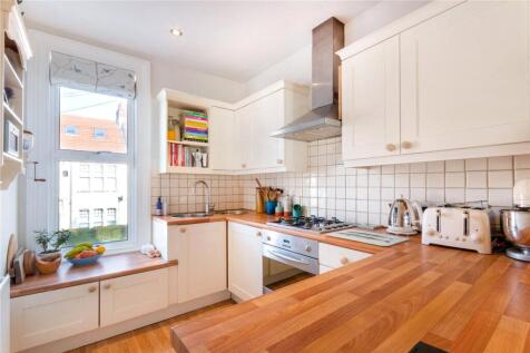 Eat-In Kitchen