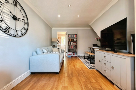 Living Room/Dining