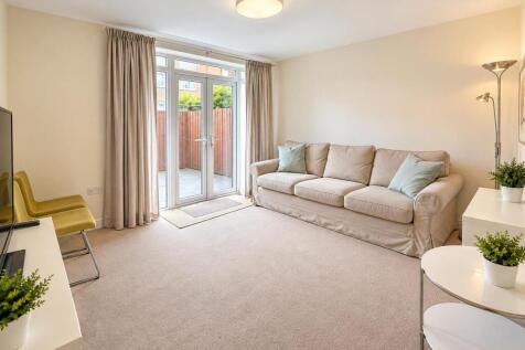 Modern 2-bedroom Maisonette near Canary Wharf