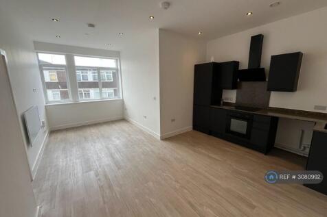 1-bed flat on Heron House, Nuneaton, CV11, £795/mo