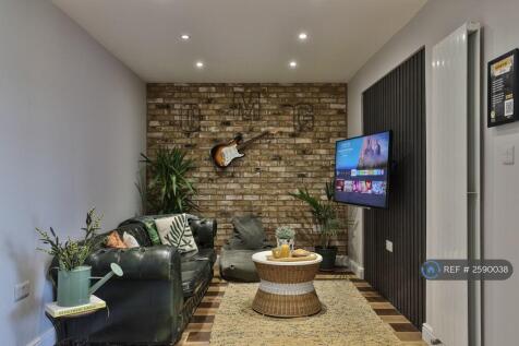 Spacious Shared Lounge Area