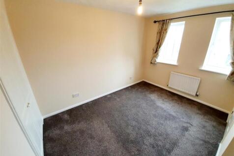 Jasmine Gardens, Rushden, Northants photo 5