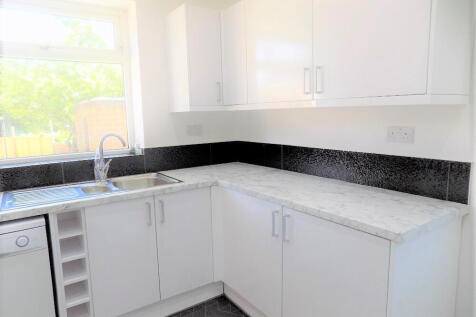 Lingfield Green,  Leeds, LS17 photo 3