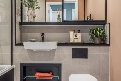 Kew Bridge Rise, 1 Bed show home,