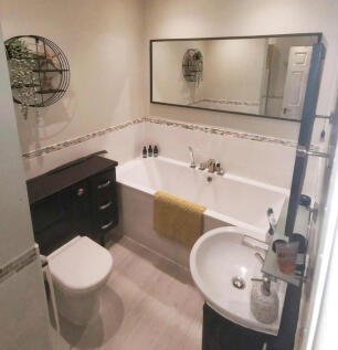 Grade II Listed Character Townhouse