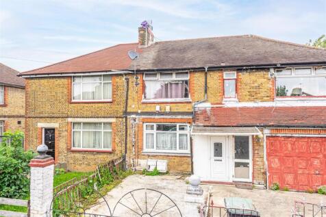 London, N9 - property photo