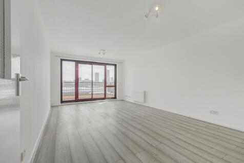 Reception/Balcony