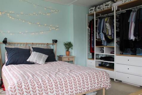 Master Bedroom.JPG