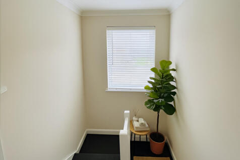 52 Grove Place, Leamington Spa photo 2