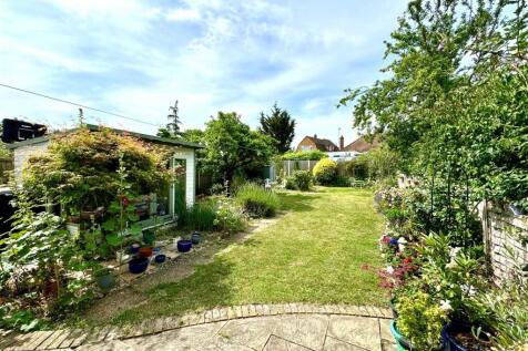 10 Glastonbury Chase garden