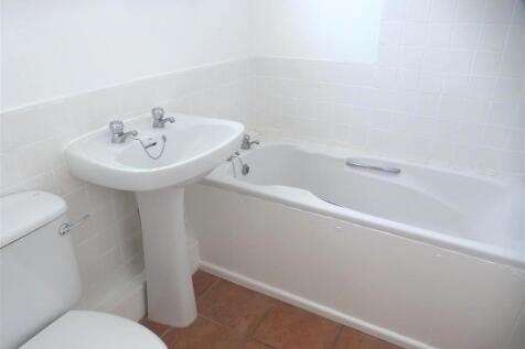Brookside Close, Old Stratford, MILTON KEYNES photo 3