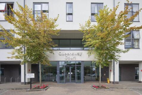 150 Queensway Court_-23.jpg