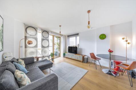 London, NW6 - property photo