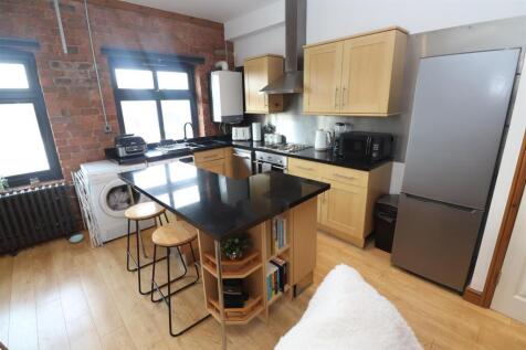 Open Plan Lounge / Dining Room / Kitchen