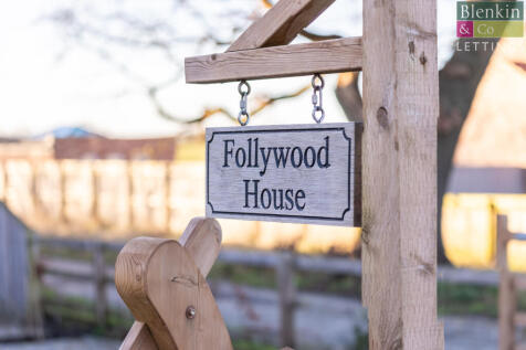 Follywood House External-3