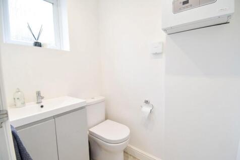 downstairs toilet.jpeg
