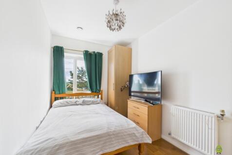 Presented by Nicoleta at EweMove Bexleyheath and D