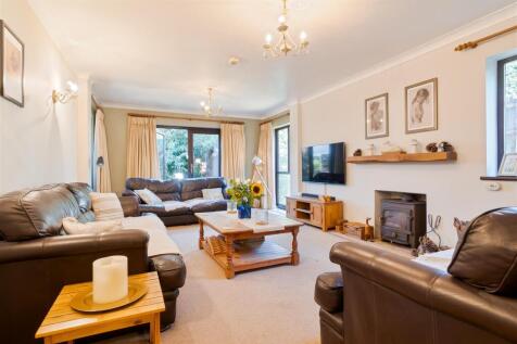 Living Room.jpg