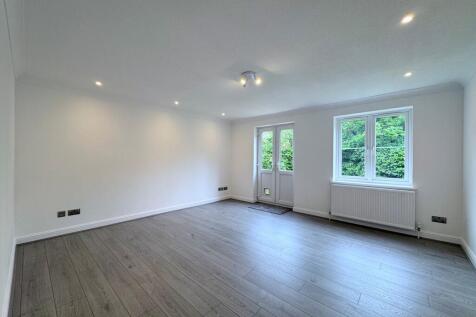 Living/dining area