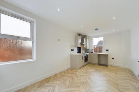 CAM01440G0-PR0084-STILL001