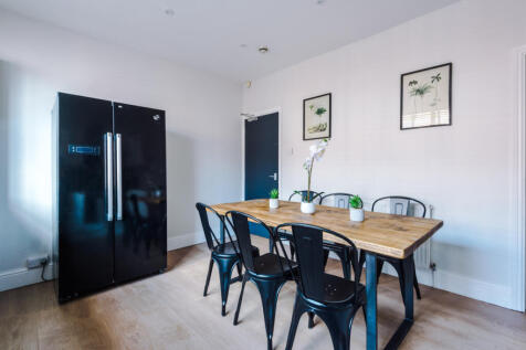 58 Richmond Mount, Living Room 7
