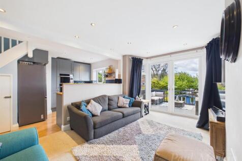 Open Plan Kitchen/ Lounge