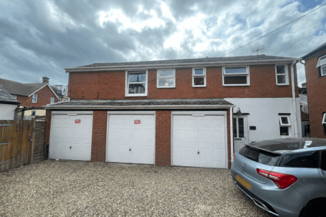 2 Bedroom First Floor Apartment for Rent- Felixst