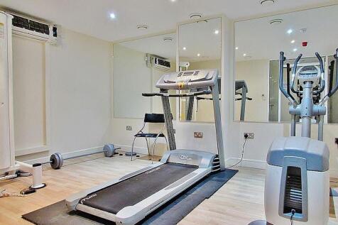 COMMUNAL GYM 