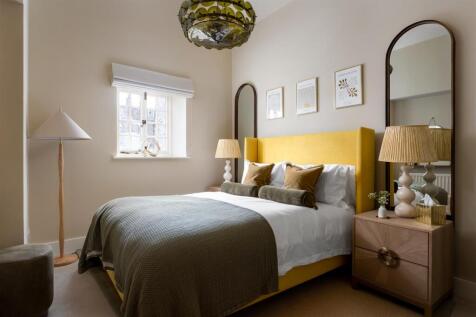 10 - Gislebertus House - GL54 1AA - Full.jpg