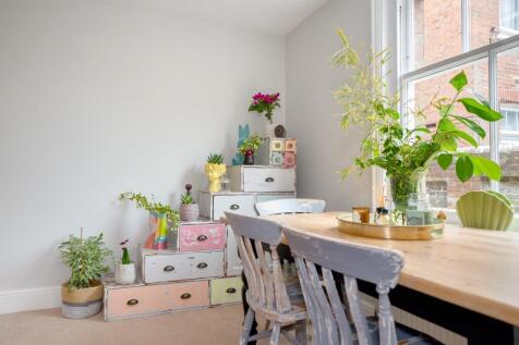 Lounge / Dining Room