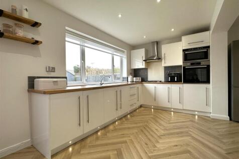 Stylish Contemporary Kitchen 732