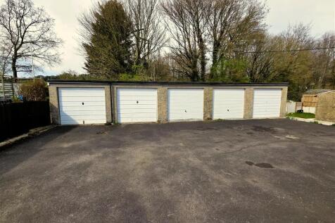 Garages at Yew Tree - Main.jpg