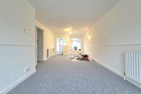 Bridefield Crescent, Waterlooville photo 3