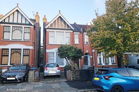 London, N13 - property photo