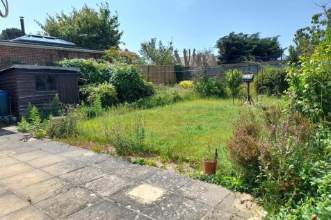 Rear garden 2.jpg