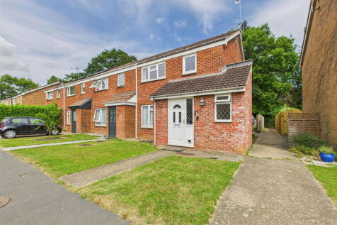 Horsham, RH13 - property photo