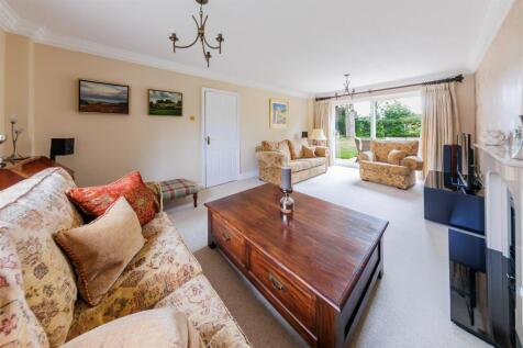 4-Fairhurst-Drive-22.jpg