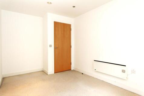 Bedroom 2.JPG