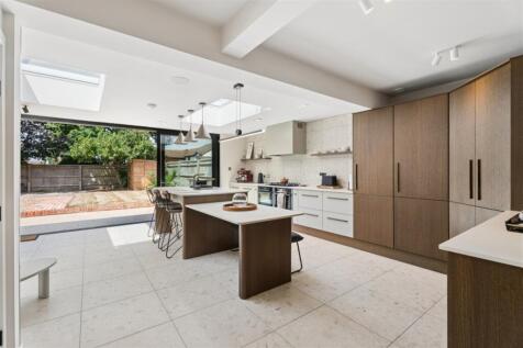 Churchill Crescent, Thame, OX9 photo 4