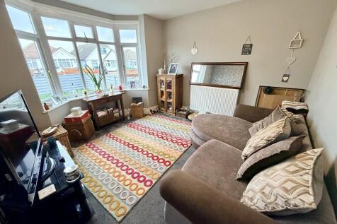 FRONT LOUNGE