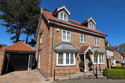 3 St Marys Walk.jpg