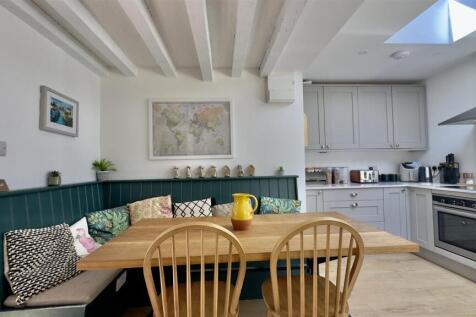 Built-in dining area