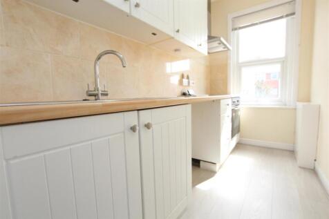 Leigh Road, Eastleigh photo 3