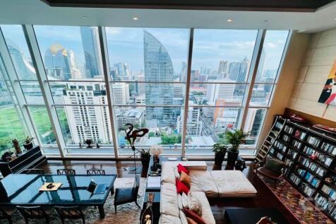 The Park Chidlom - Living Room